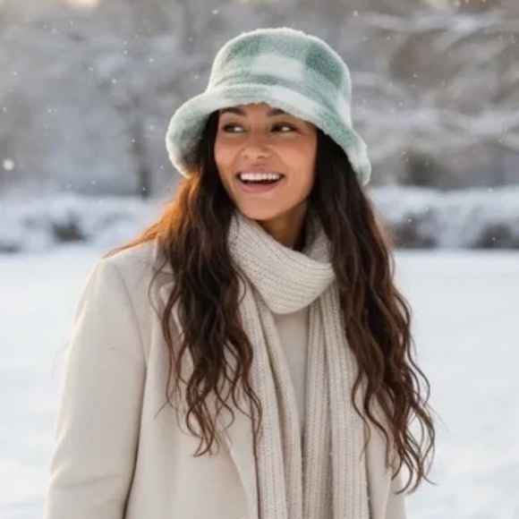 Stand Studio Wera bucket hat M New - Picture 2 of 11